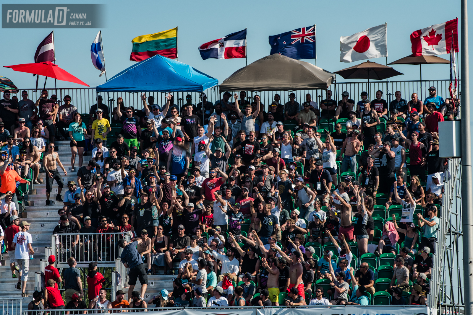 With the sun out and the grand stands packed it was time for a quick practice session before the FD Canada Top 16 event. 