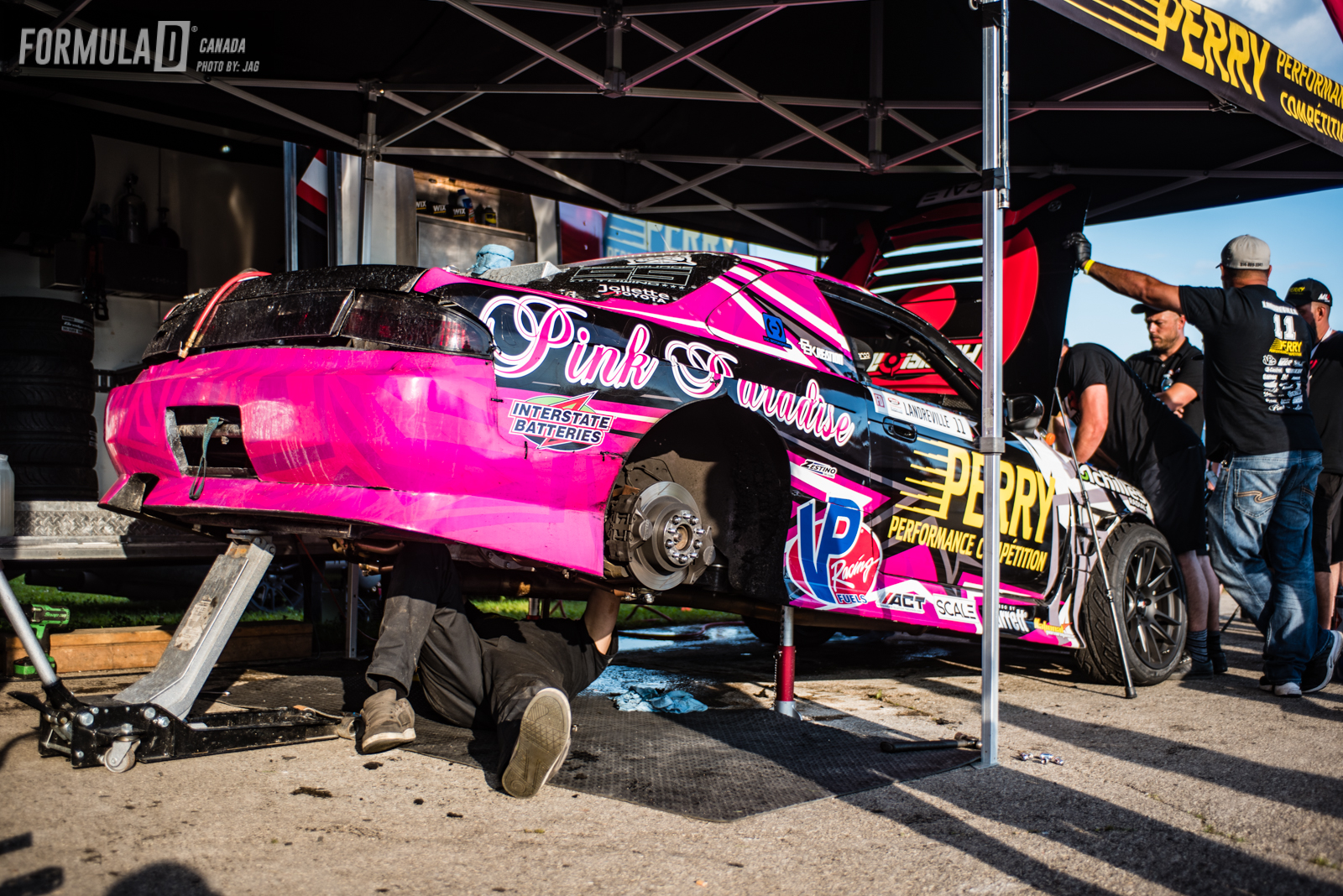 During the half time break his team worked feverishly to get all the bugs worked out of the car. Marc was facing Chelsea Denofa in the Top 16 so the car had to be on point .