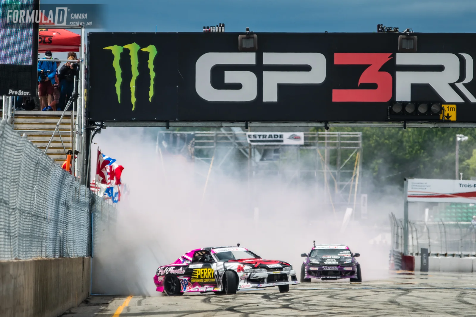 After wining both FDC RD1 and 2 as well as doing pretty good during the Formula D USA/Canada event the next stop was more of a fun one. FDC put on a drift demo at the Grand Prix Trois Rivieres. It was a no stress event where drivers could come out and put on a show for fans and it was also a great place for sponsor visibility . 