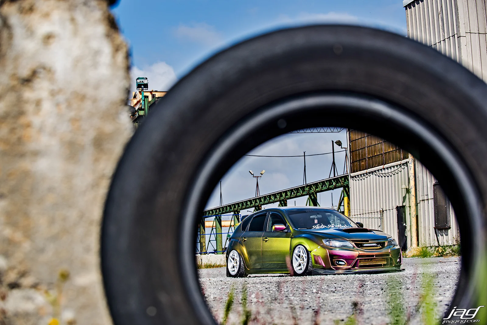 An other example of foreground elements. Nothing but an old tire can sometimes make a shot more dynamic. 