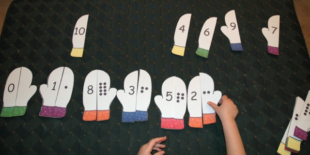 Mitten Number Match Puzzles