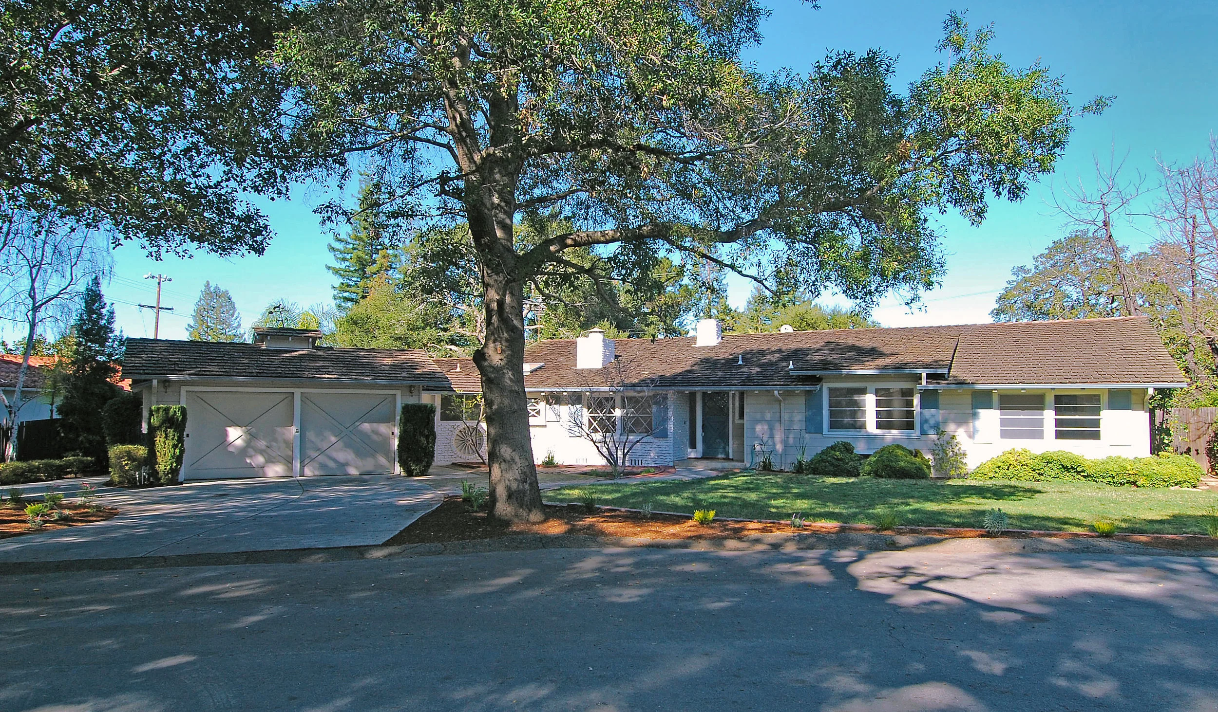 245 Live Oak Lane, Los Altos