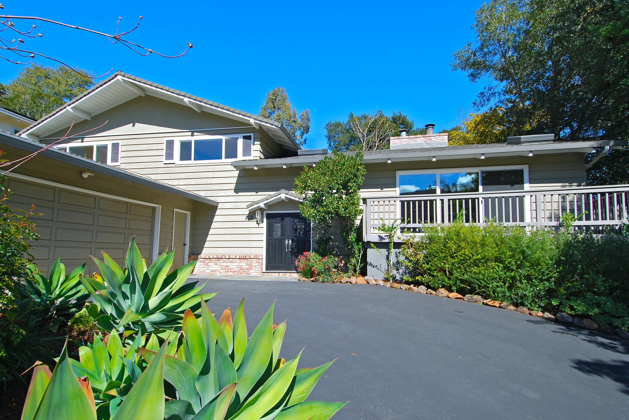 21 Devonshire Blvd., San Carlos