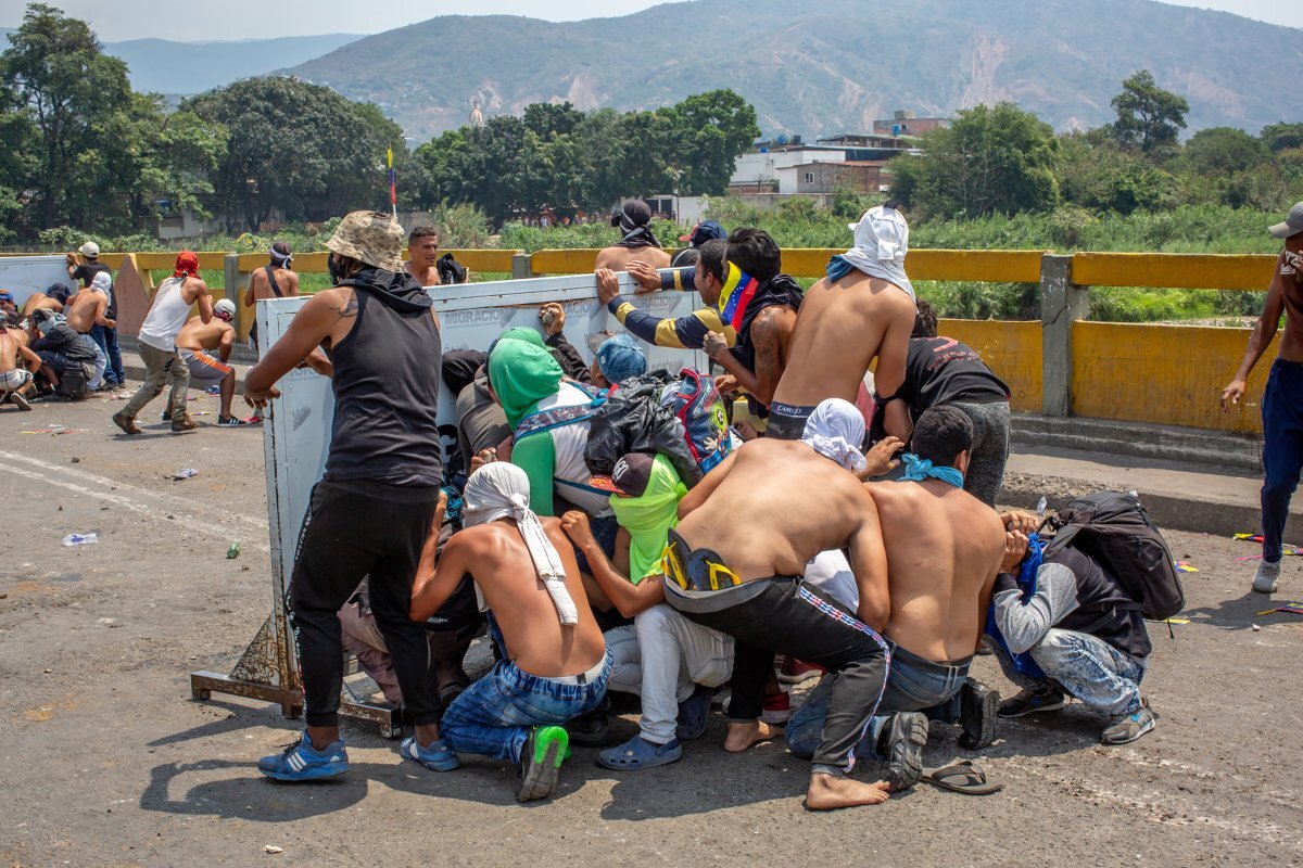 cucuta-colombia-venezuela-aid-clash-10.jpg