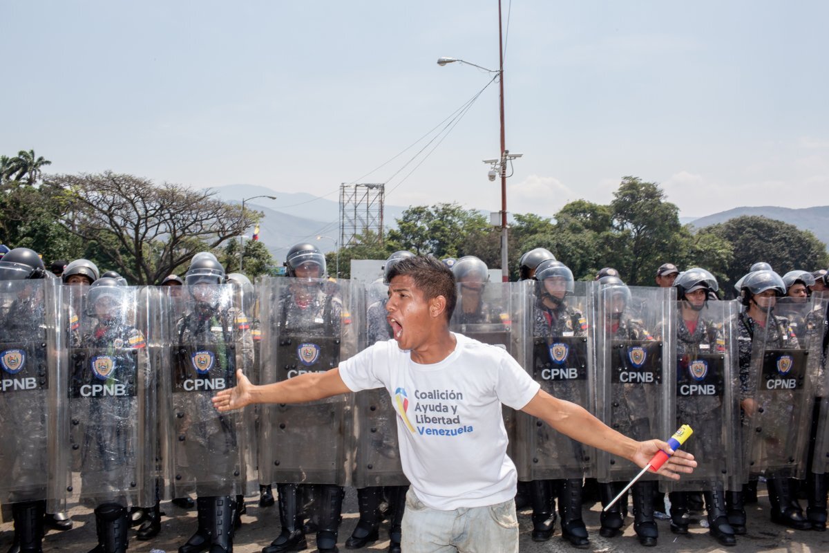 cucuta-colombia-venezuela-aid-clash-2.jpg