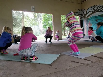 yoga kidsczmp.jpg