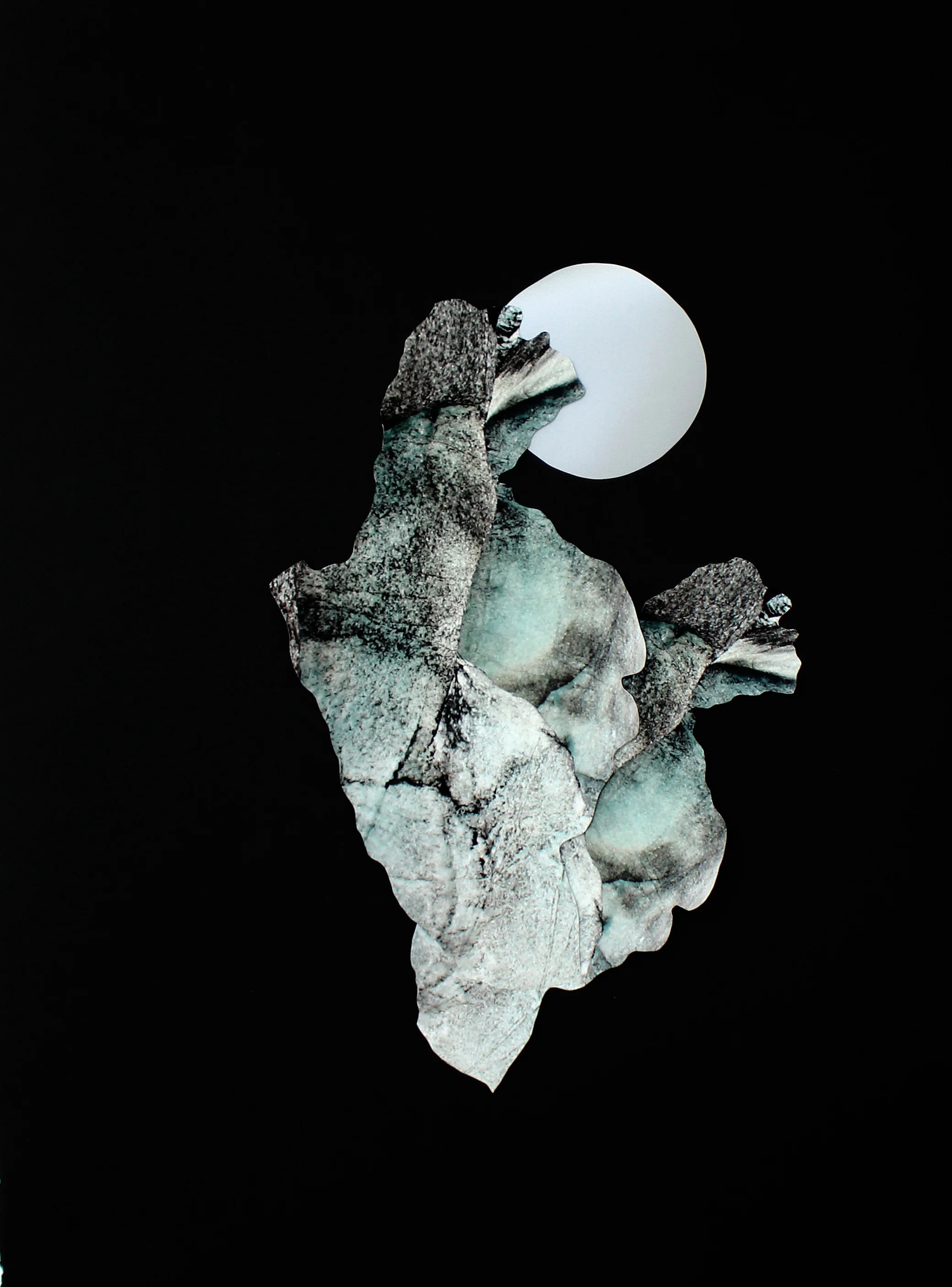 Fei Disbrow, Confabulation 01 , 2018, archival photographic element, iridescent ink on mylar circle, mounted on black archival paper