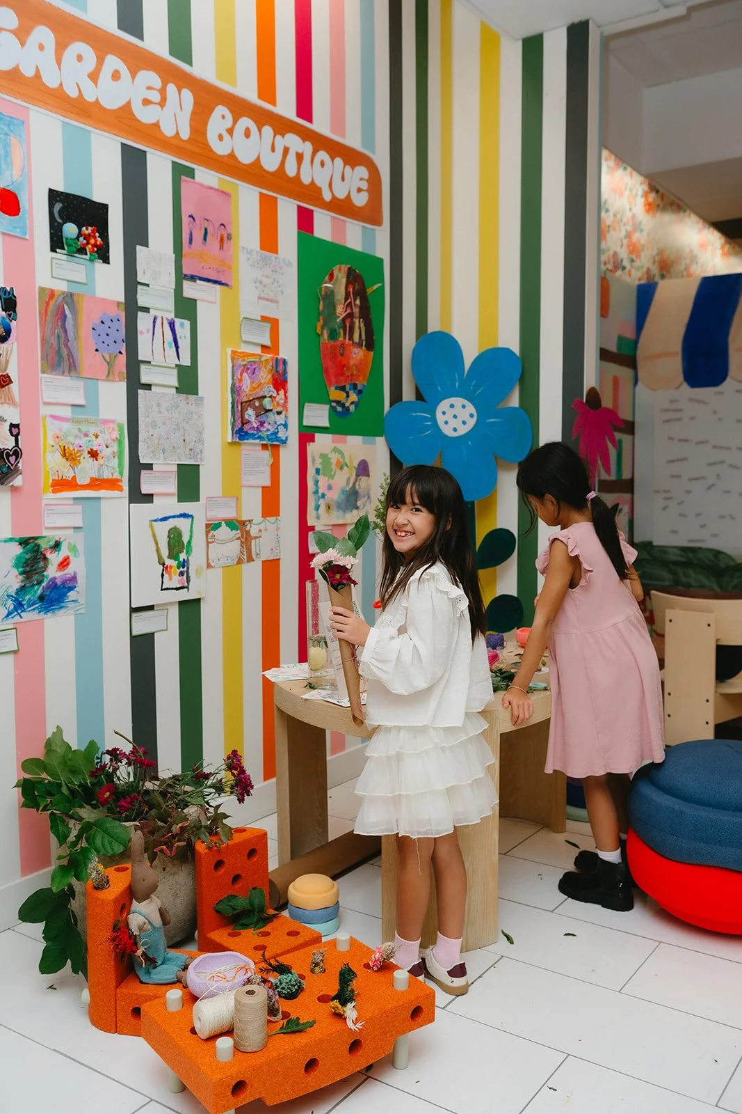 Come wander, come wonder: Tombolo “Make-Believe Mall”