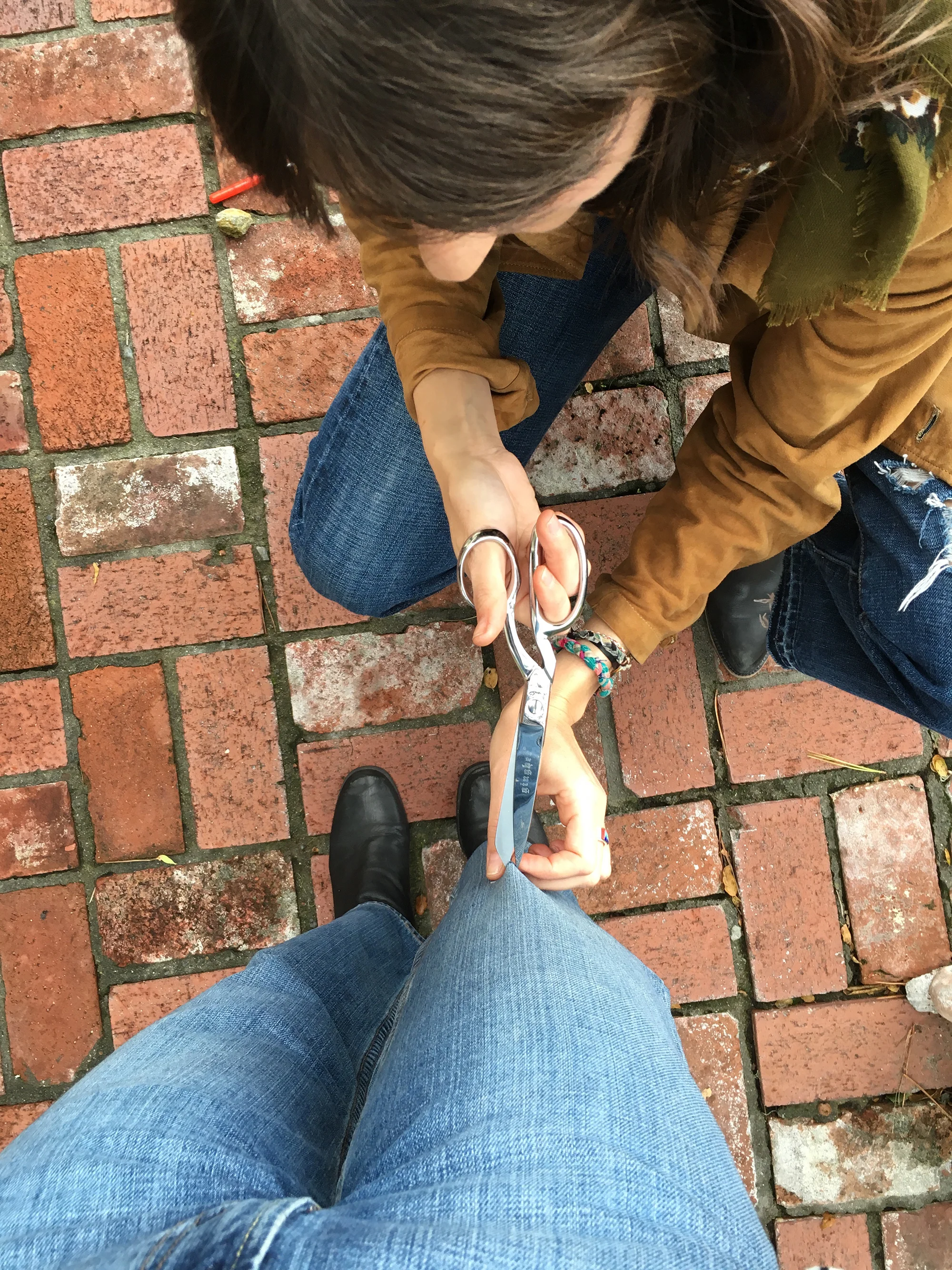 Pieceology-Vintage-How-To-DIY-Denim-Jeans-Ripping-Blog-3.jpg