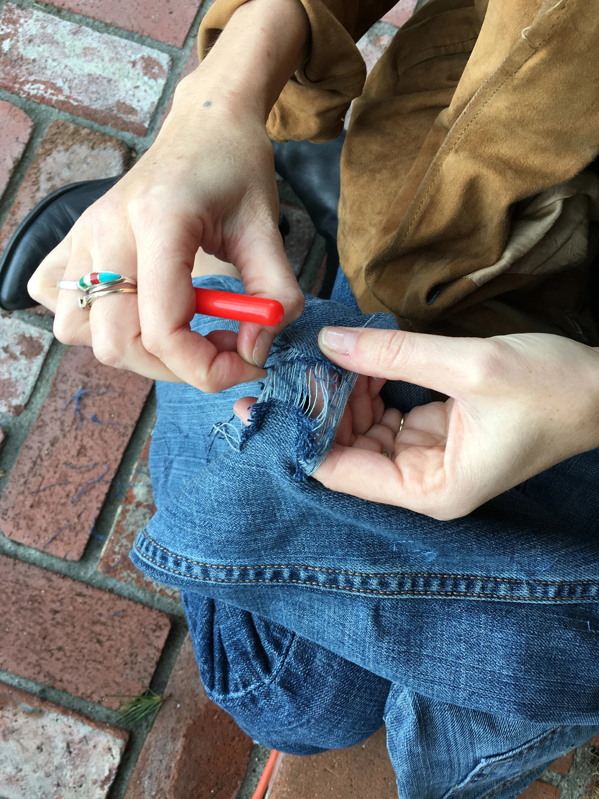 Pieceology-Vintage-How-To-DIY-Denim-Jeans-Ripping-Blog-8.jpg
