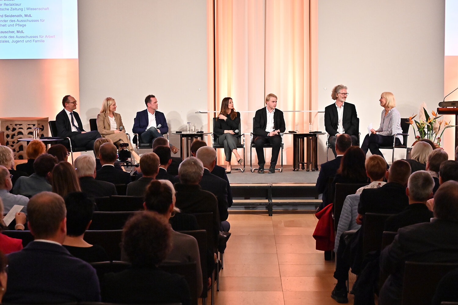 landtag_podium.jpg