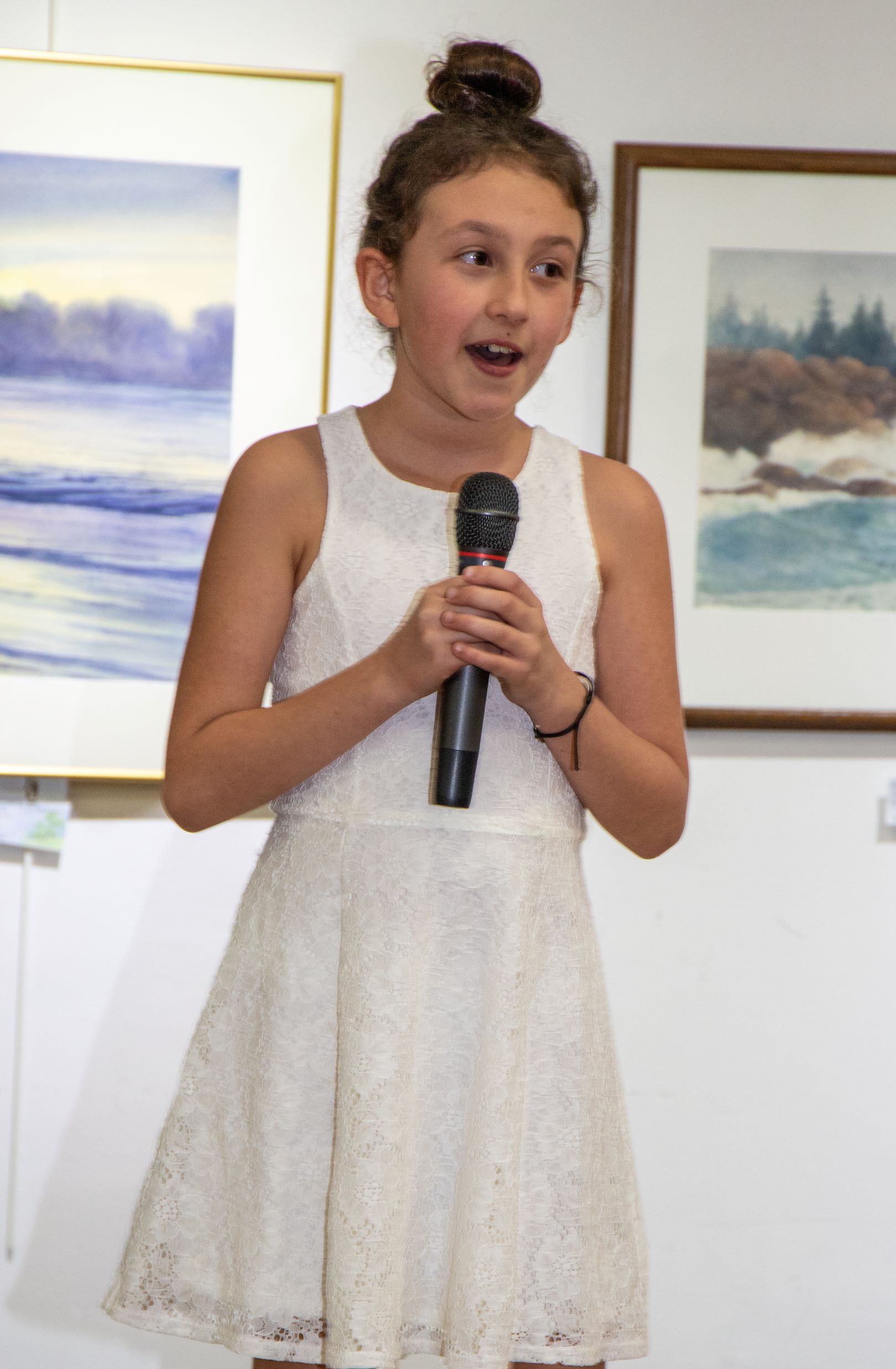 Mazzie sings Eidelweiss_edited-1.jpg