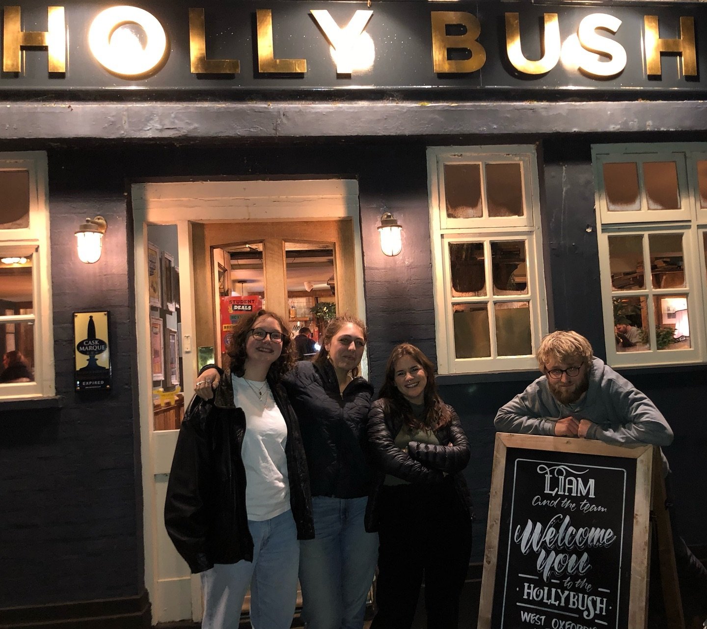 Have you been with us to the Holly Bush for the weekly pub quiz? Winners get a fifty pound gift card to further fund our drinking habits💃🏻 

#centralbackpackersoxford #cbo #funatcentral #travel #visitingoxford#worldpackers #volunteering #travelingo