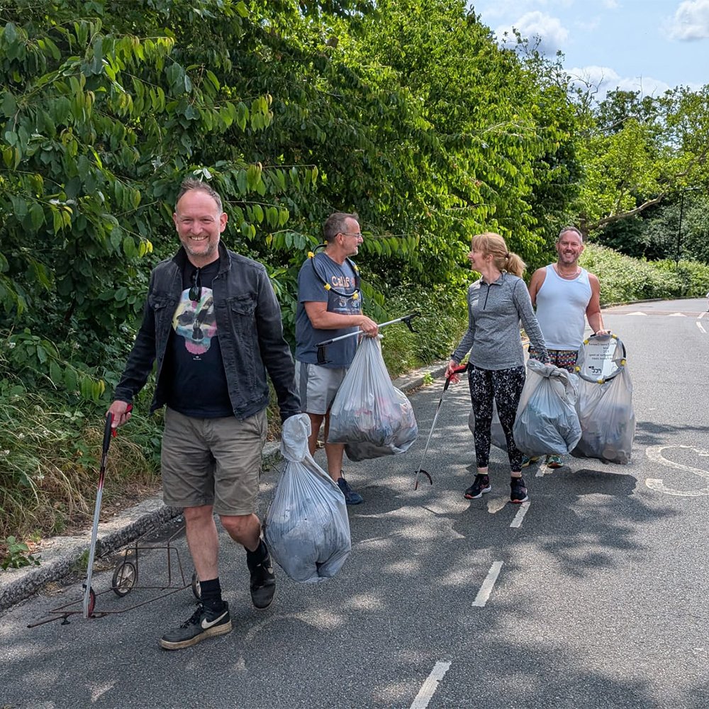 Why do the Flats look so amazing all year round?
Because of our incredible volunteers who keep them clean with care and dedication every month!

Join the BARA Litterpick, held on the second Sunday of each month. We meet at the corner of Bushwood and 