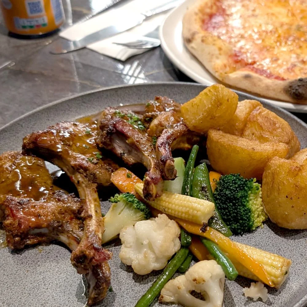 Fabulous @labellavitarestaurant on the High Road! 😍

Not only does this place serve incredible food (you have to try the lamb chops 🐑🔥), but they also support the BARA Discount!

💳 Enjoy 10% off food anytime when you show your BARA Membership Car