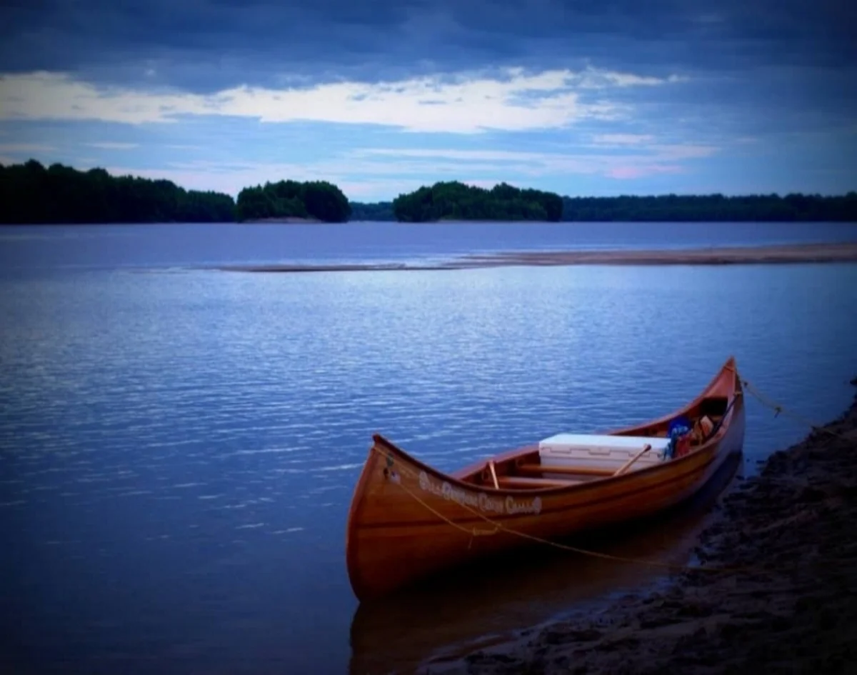 summer-weekend-canoe-by-water.jpg