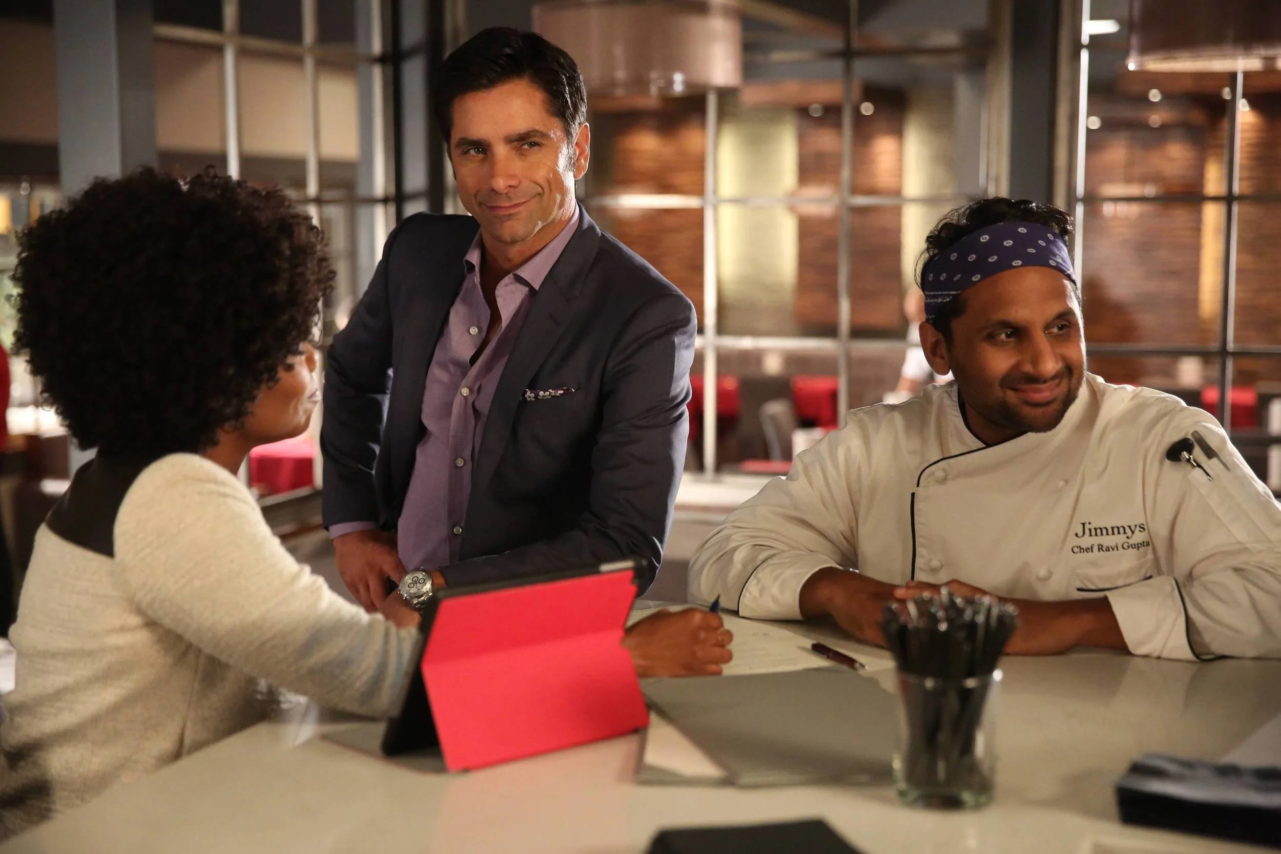 Grandfathered-GuysNight_scene23_0630_hires1.jpg
