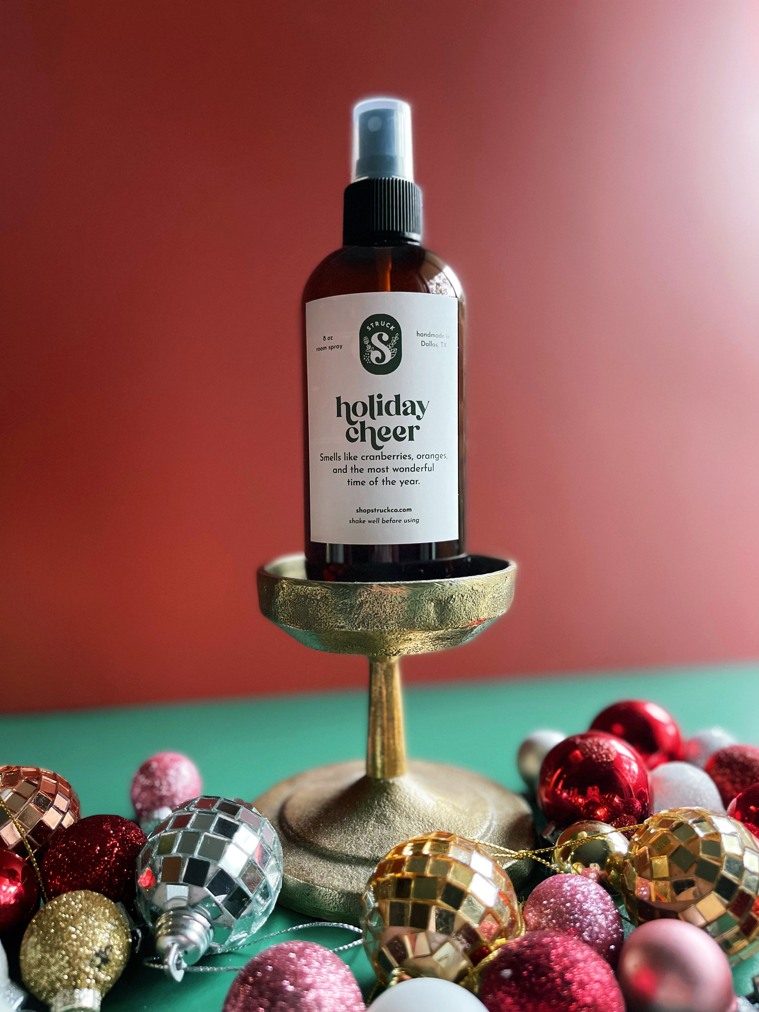 Holiday_Cheer_Spray_Struck.JPG