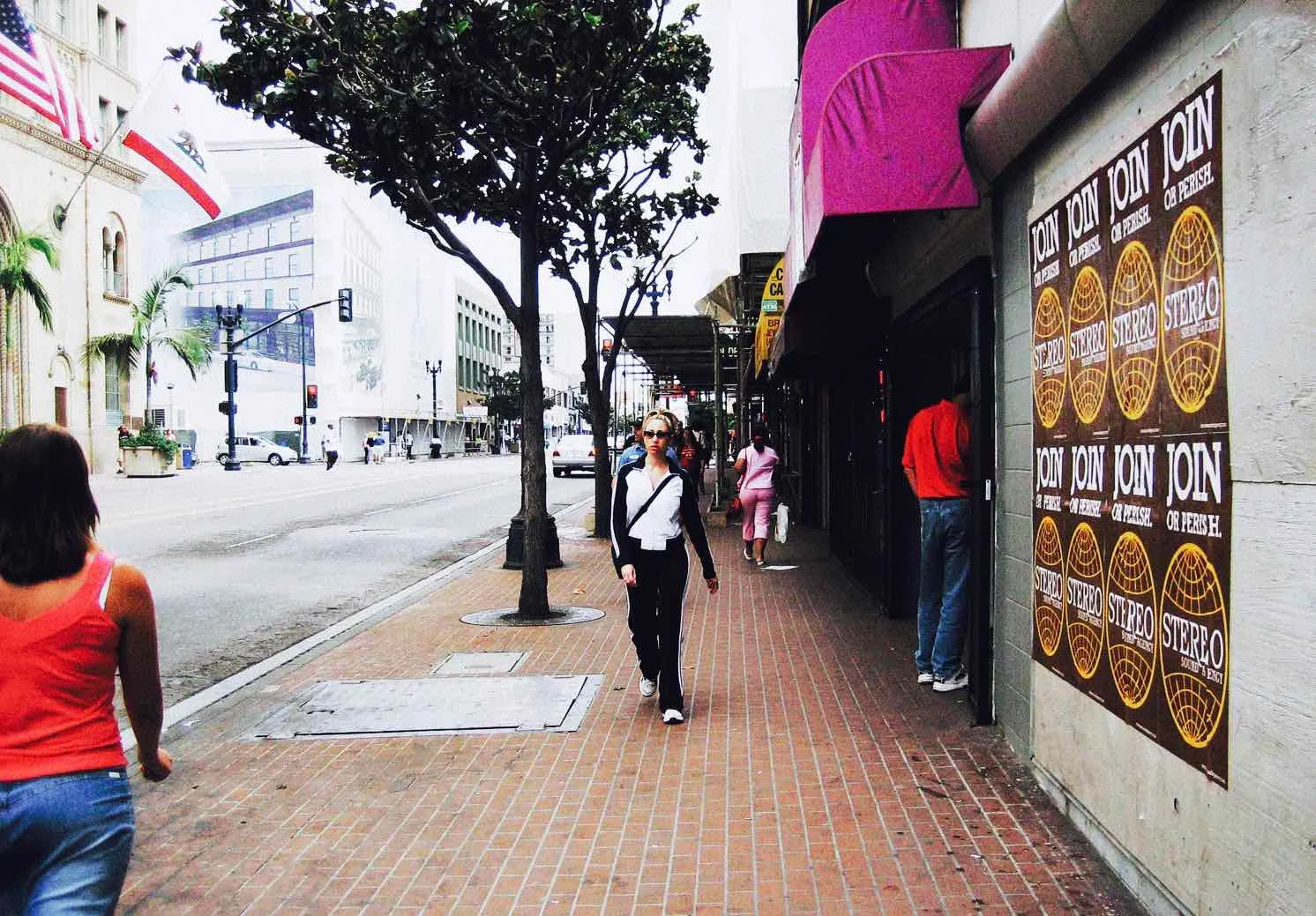 OMG | Guerilla Marketing | Wild Posting