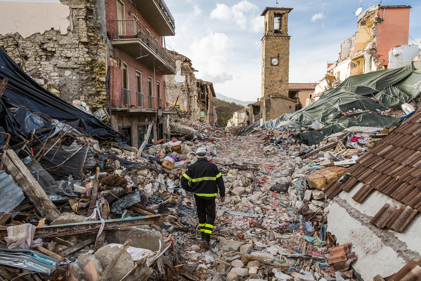 Rika Vanhove, De Morgen Magazine, Spaghetti for Amatrice, Amatrice, Earthquake, Fireman.jpg