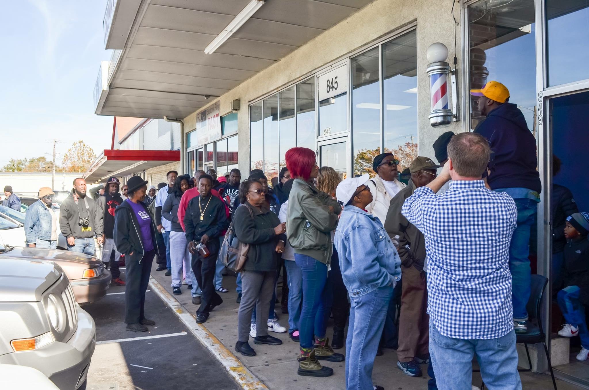150+ People stood in line for a Free Turkey During Support The Port and On the Edge Barber Shop Turkey Bowl Tuesday(Free Turkey Giveaway
