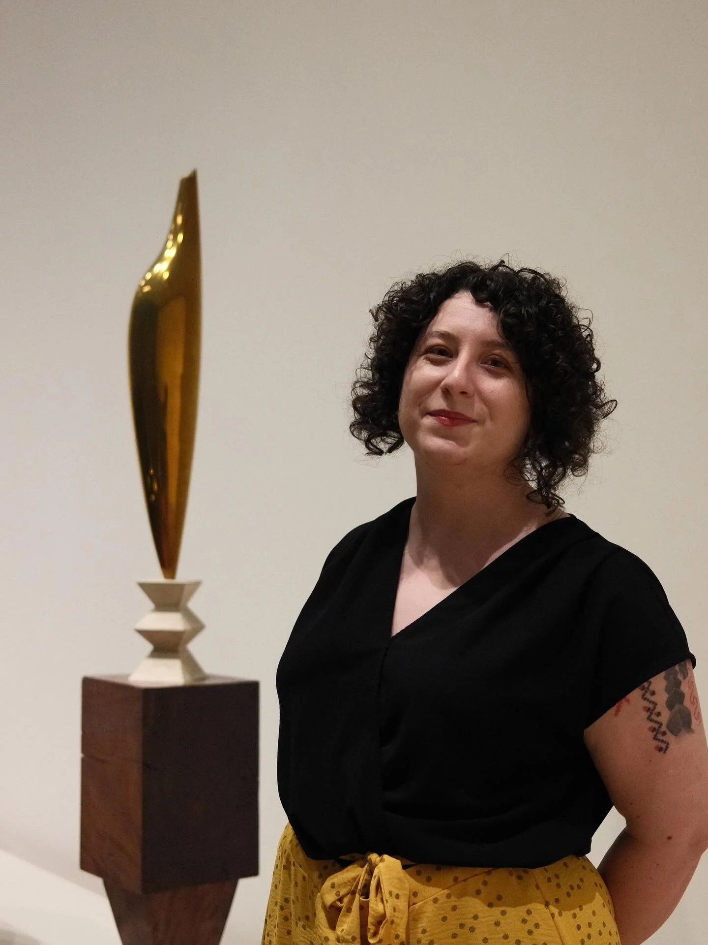 @artinstitutechi night with Josh Fontenot and diaspora communities of @rocochicago on Brancusi&rsquo;s birthday! I tattooed the infinite column, my favorite piece, when I was in Sibiu and then saw his atelier at @centrepompidou in Paris. He translate