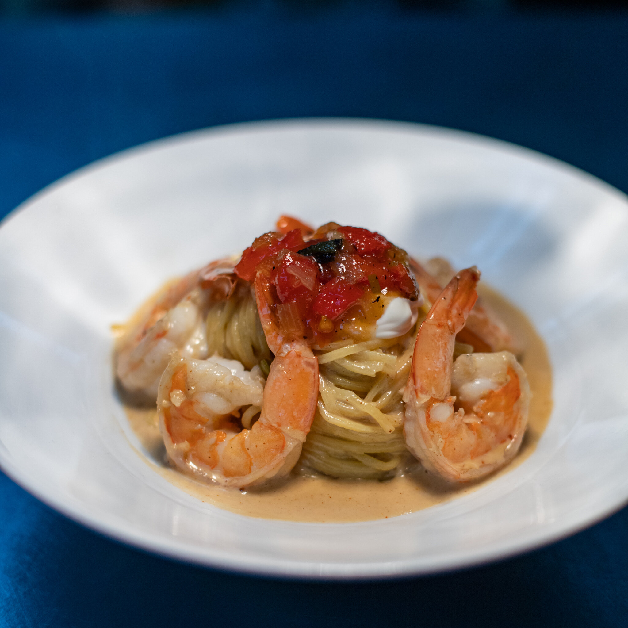 Have you tried our new shrimp plating? Featuring Oishii Shrimp, fresh capellini, and a house-made red pepper jam, it's an exceptional flavor combination!
.
Oishii Shrimp - capellini - cr&egrave;me fraiche - red pepper scallion jam
.
#principlekzoo #d