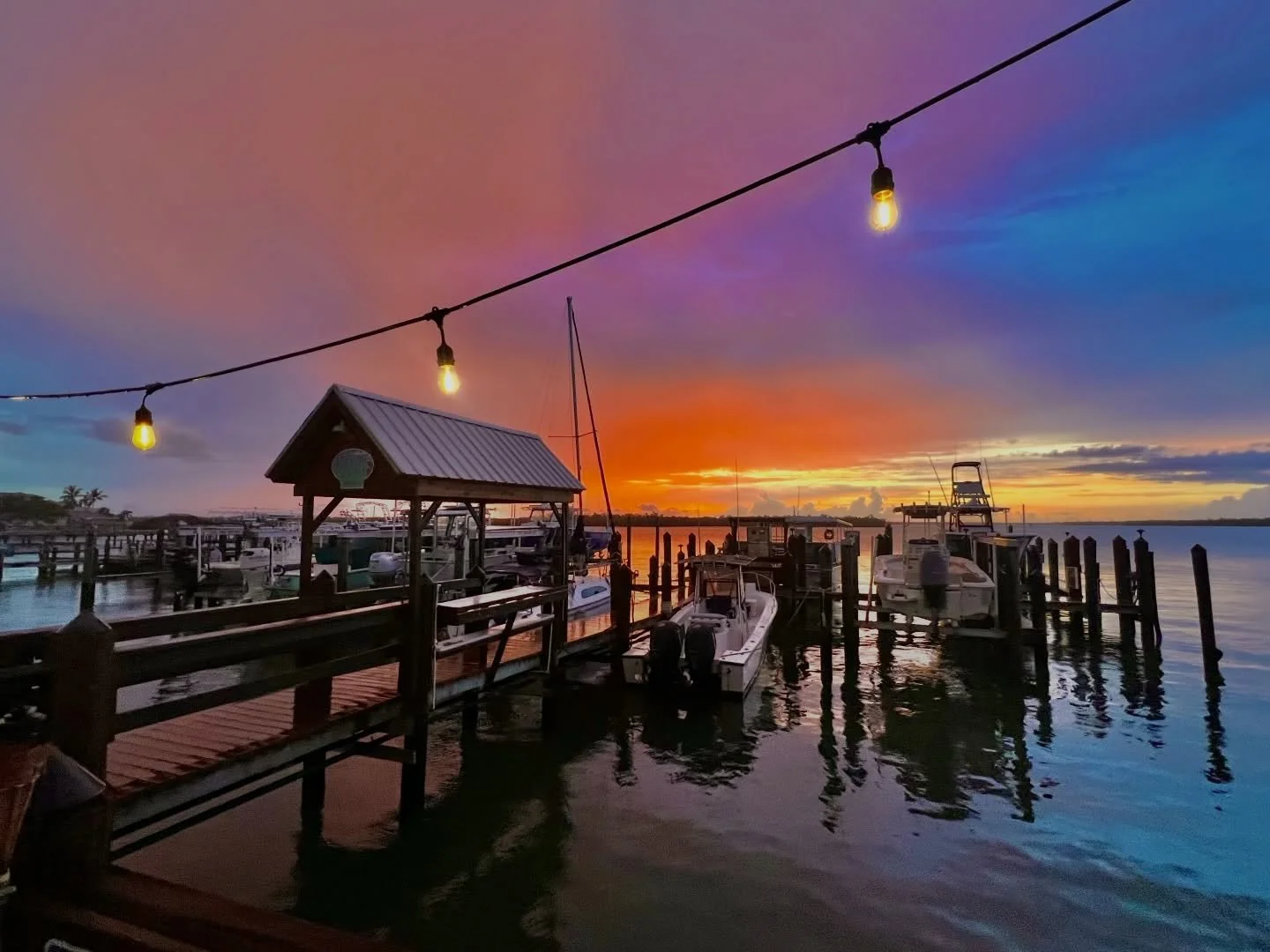 Come unwind with us by the water tonight!

Live music this week 👇🏼 

Wednesday: Christian and Daniel, 5 - 8
Thursday: Andy Hill, 5 - 8
Friday: Jack Shealy, 5 - 8

#naplesflorida 
#islesofcapri
#marcoisland
#pelicanbend