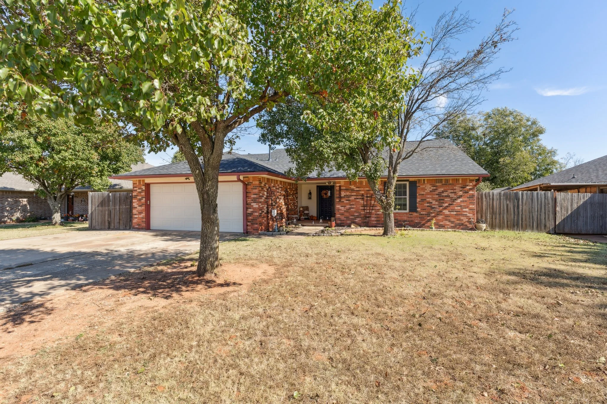 2-web-or-mls-1816 Briar Hill St_002.jpg