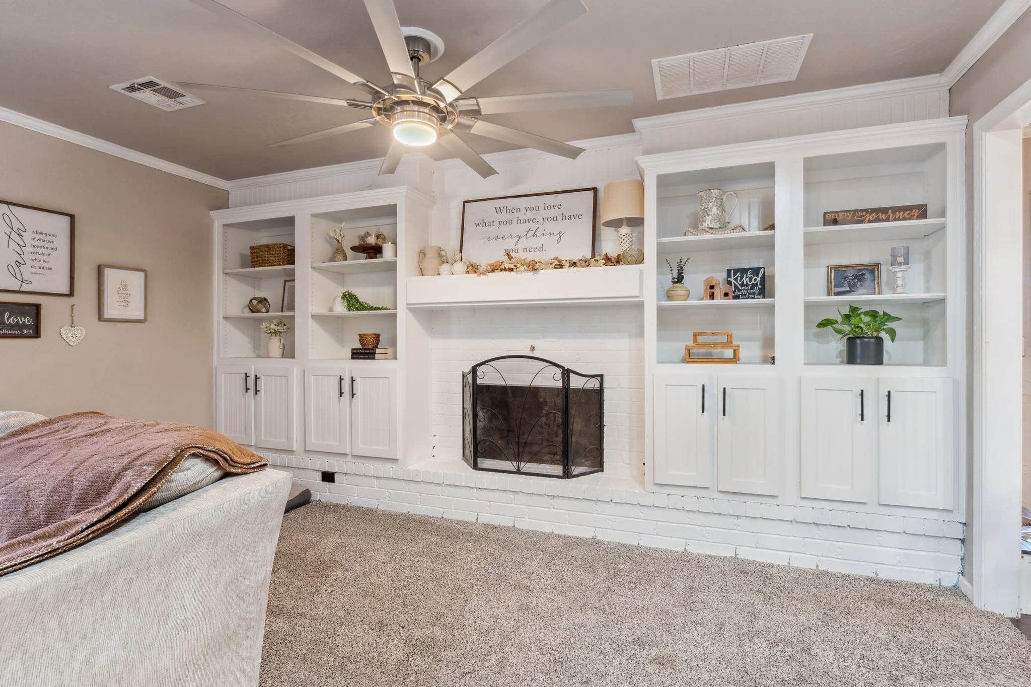 13-web-or-mls-1816 Briar Hill St_013.jpg