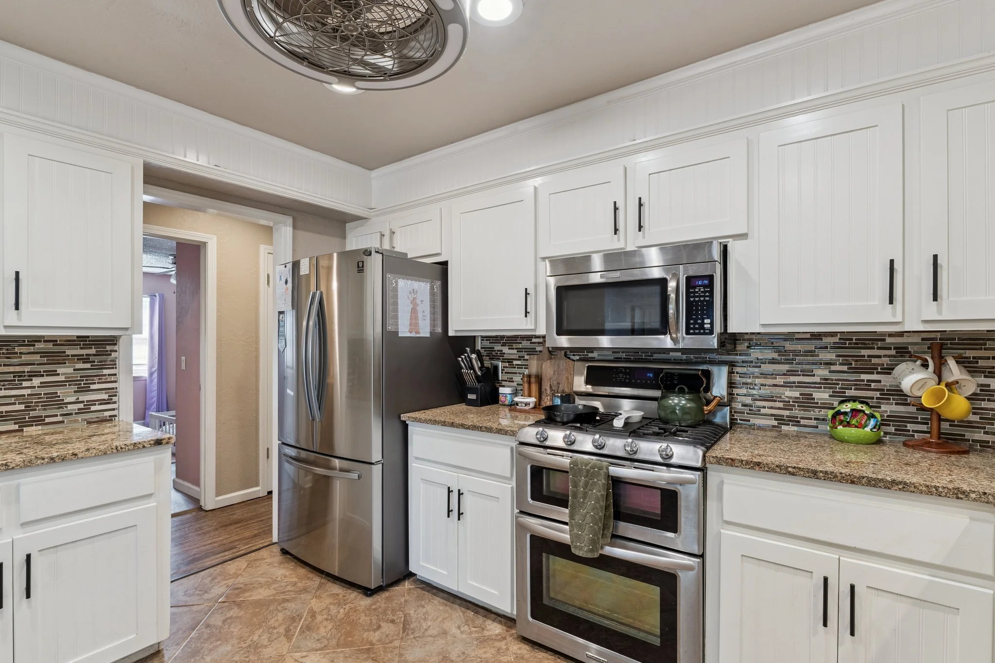 20-web-or-mls-1816 Briar Hill St_020.jpg