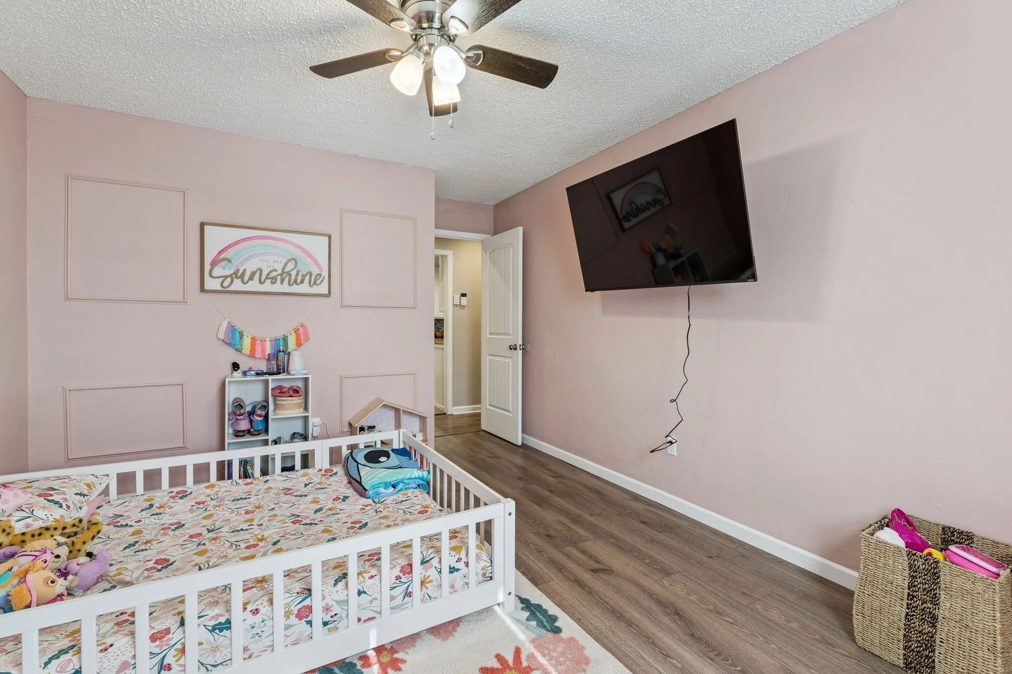 34-web-or-mls-1816 Briar Hill St_034.jpg