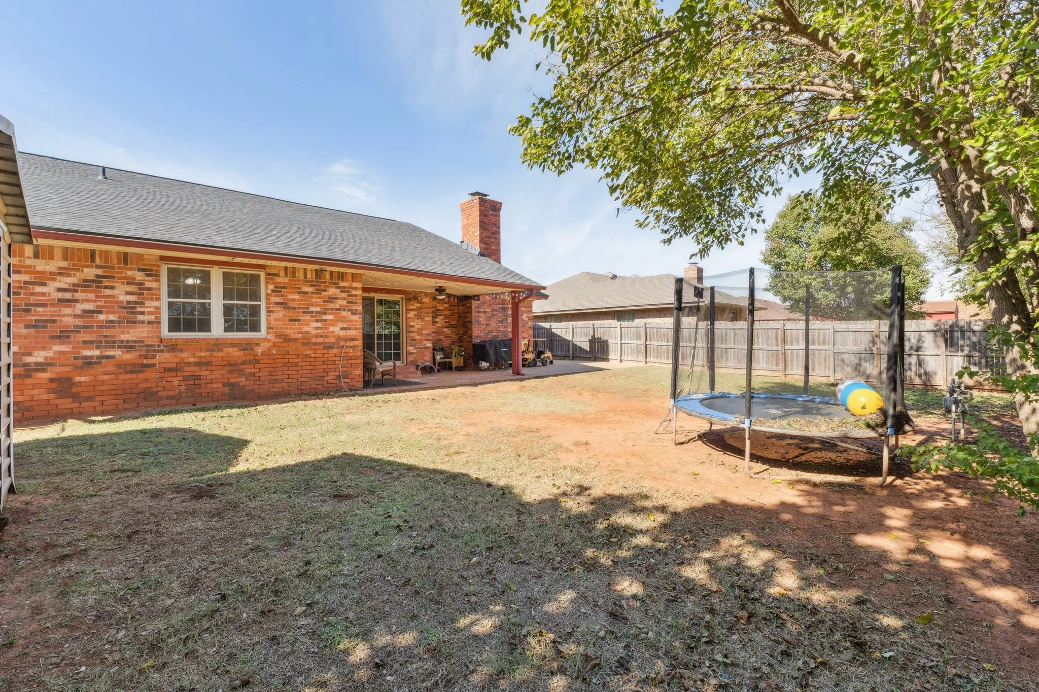 48-web-or-mls-1816 Briar Hill St_048.jpg