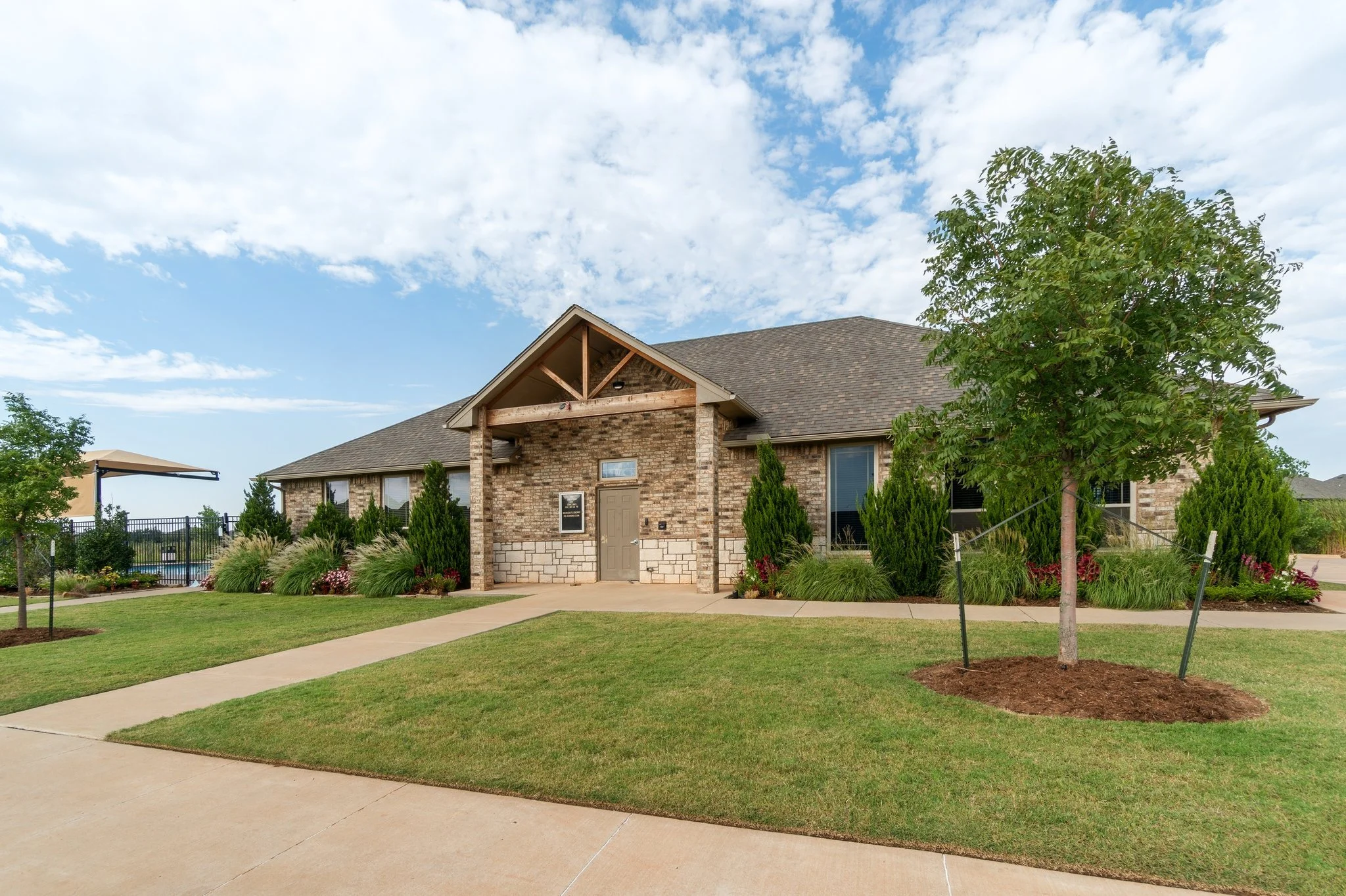 7-web-or-mls-2525 NW 194th St_007.jpg