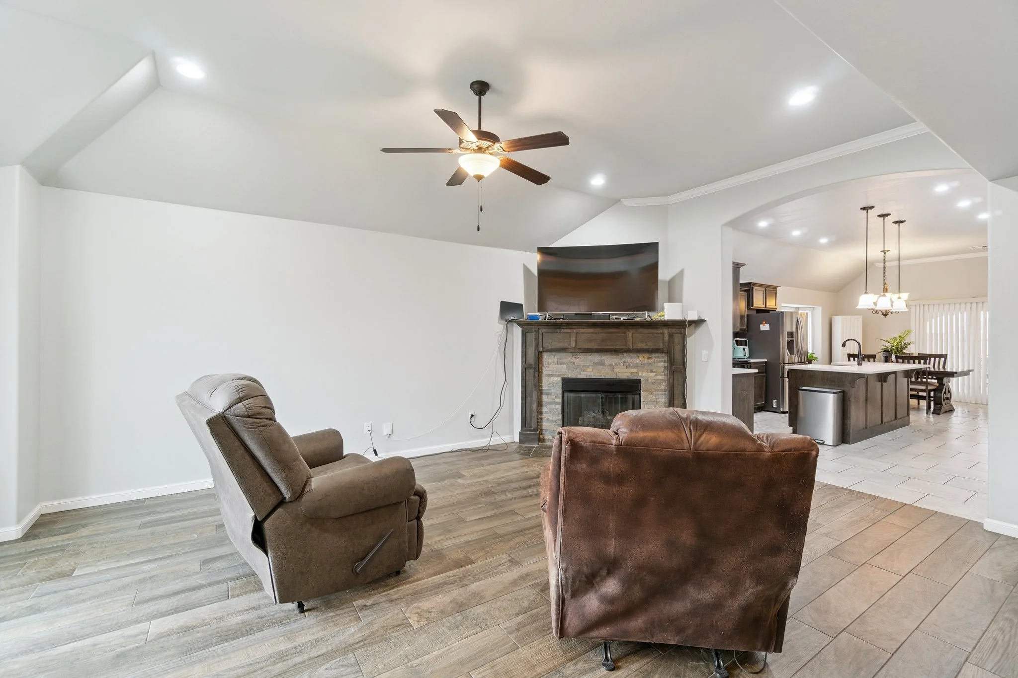 11-web-or-mls-2525 NW 194th St_011.jpg