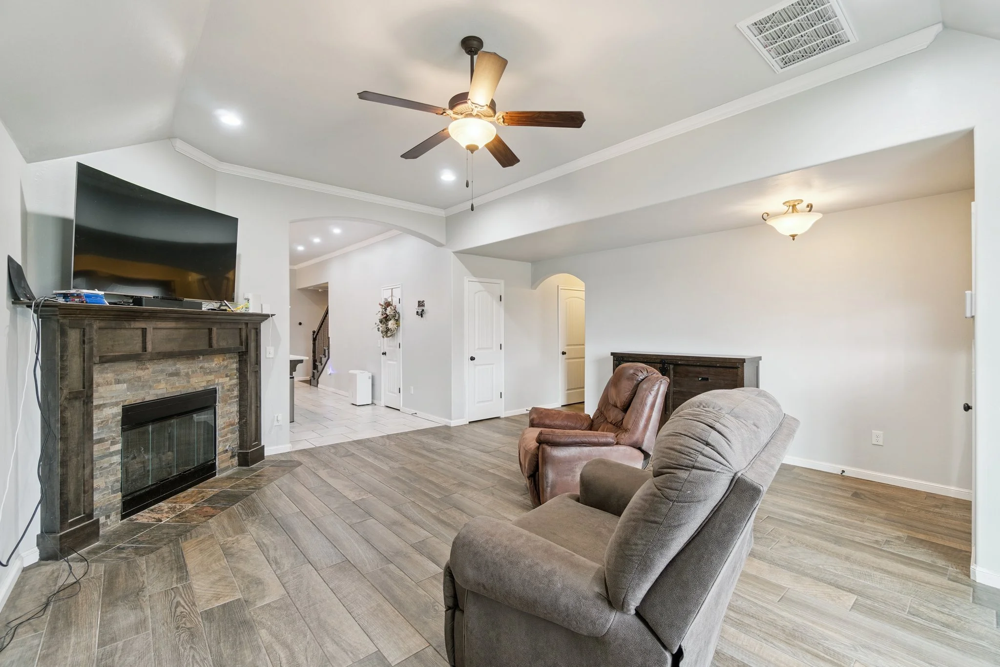 13-web-or-mls-2525 NW 194th St_013.jpg