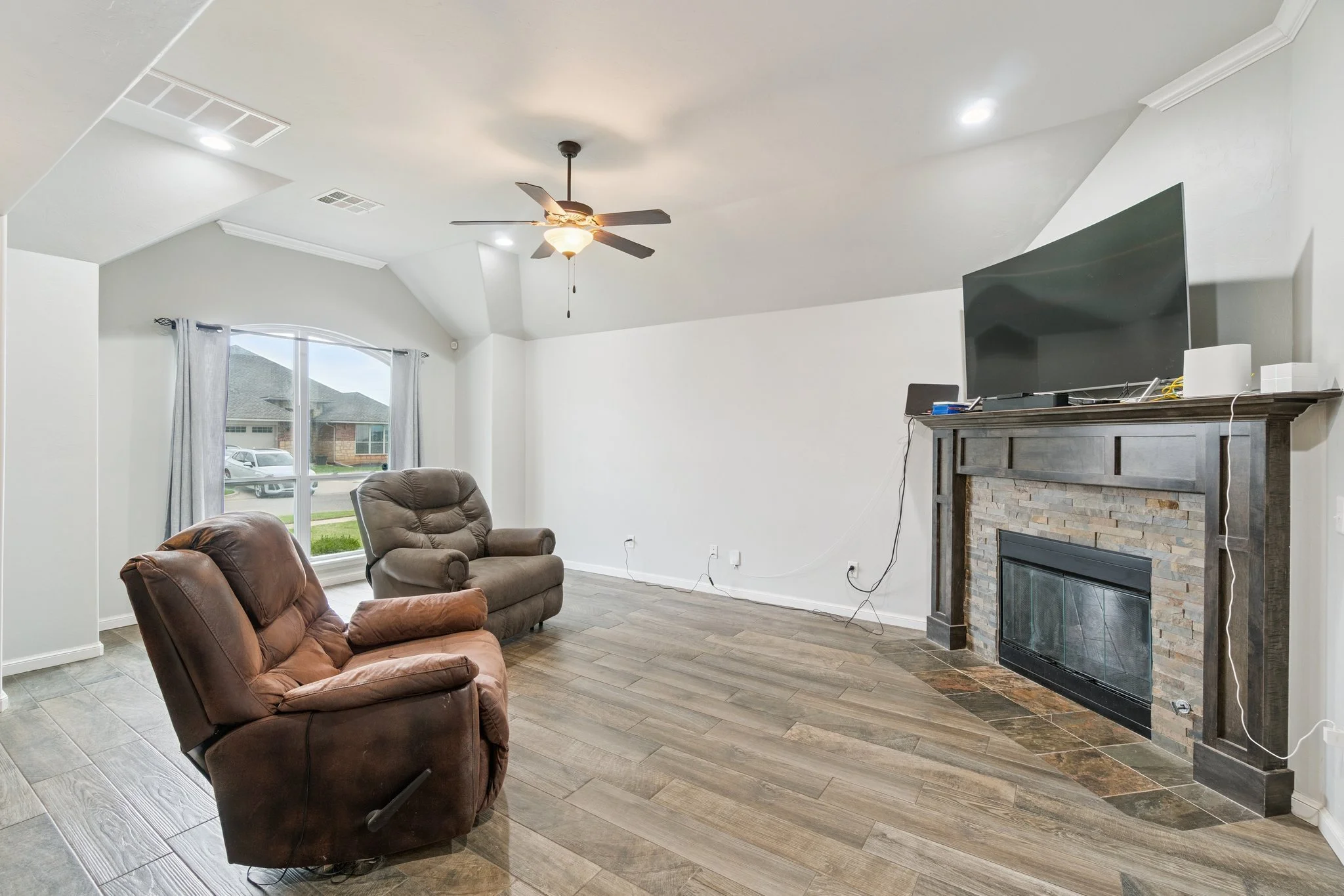 15-web-or-mls-2525 NW 194th St_015.jpg