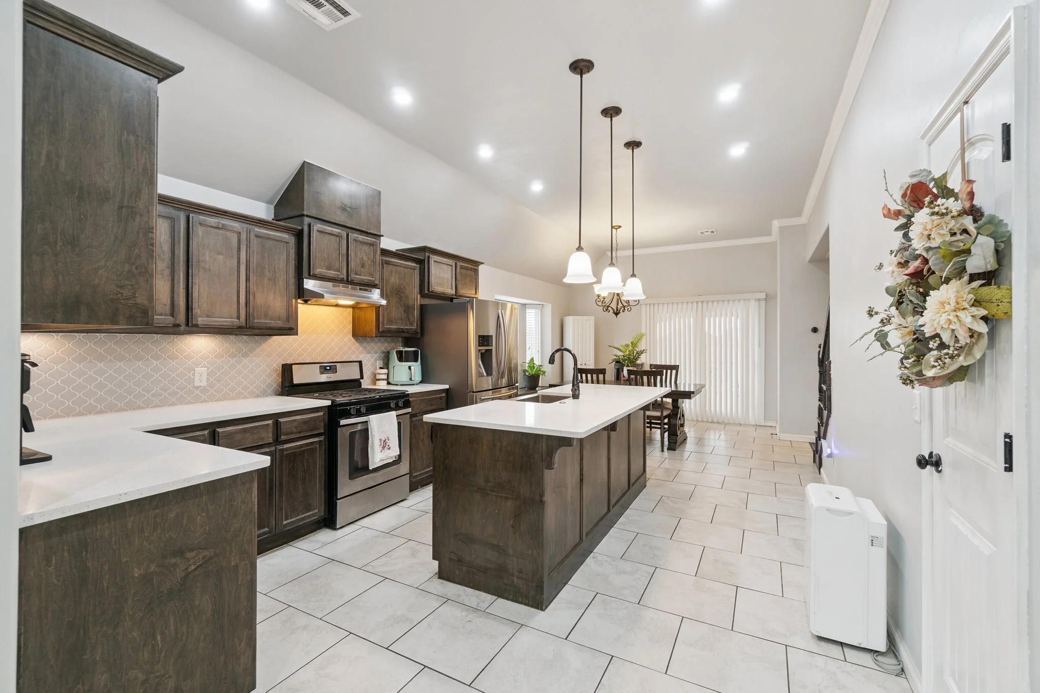 16-web-or-mls-2525 NW 194th St_016.jpg