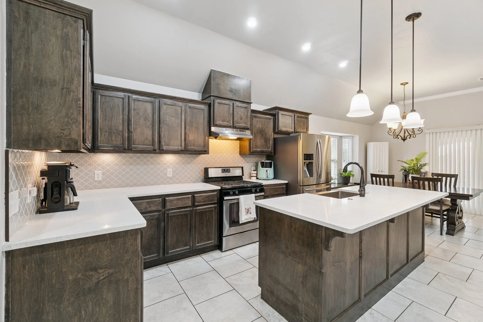 17-web-or-mls-2525 NW 194th St_017.jpg