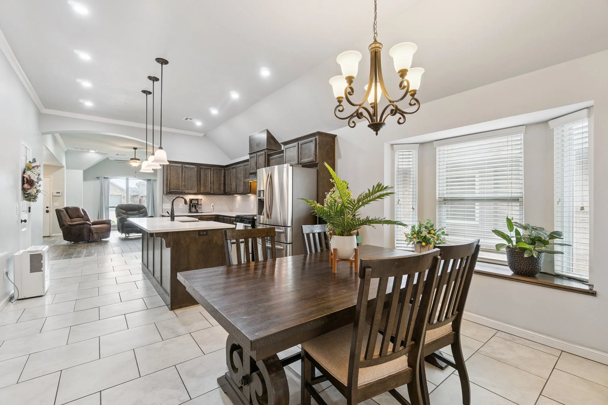 24-web-or-mls-2525 NW 194th St_024.jpg