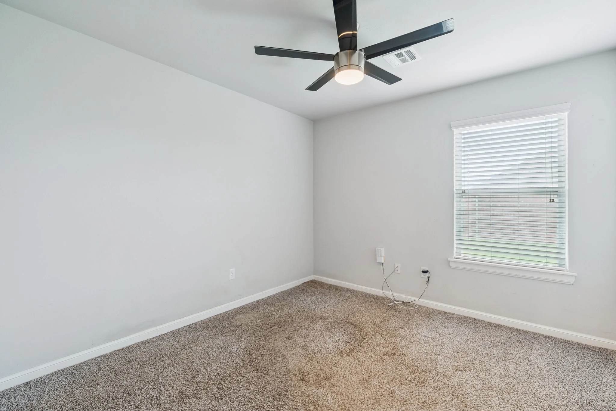 34-web-or-mls-2525 NW 194th St_034.jpg