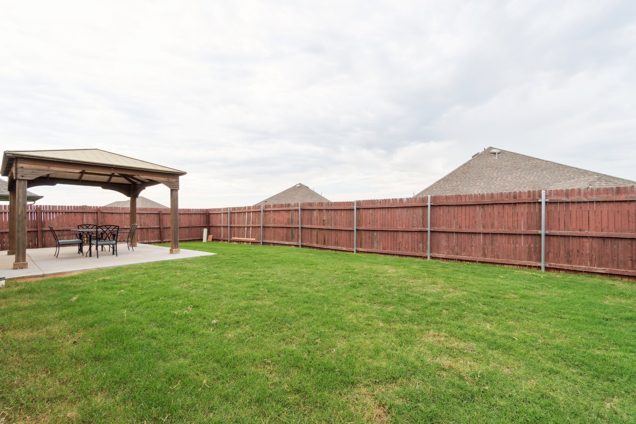 51-web-or-mls-2525 NW 194th St_051.jpg