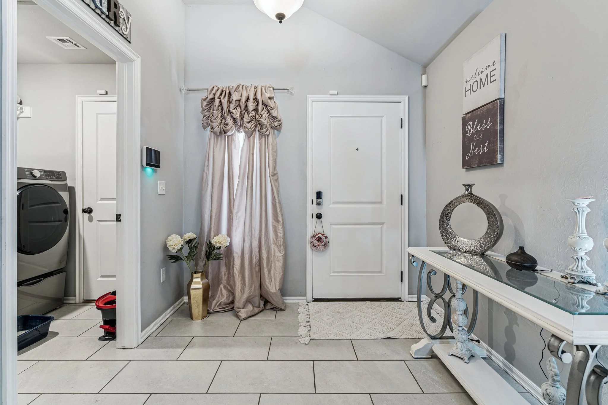 7-web-or-mls-4613 Crystal Clear Ln_007.jpg