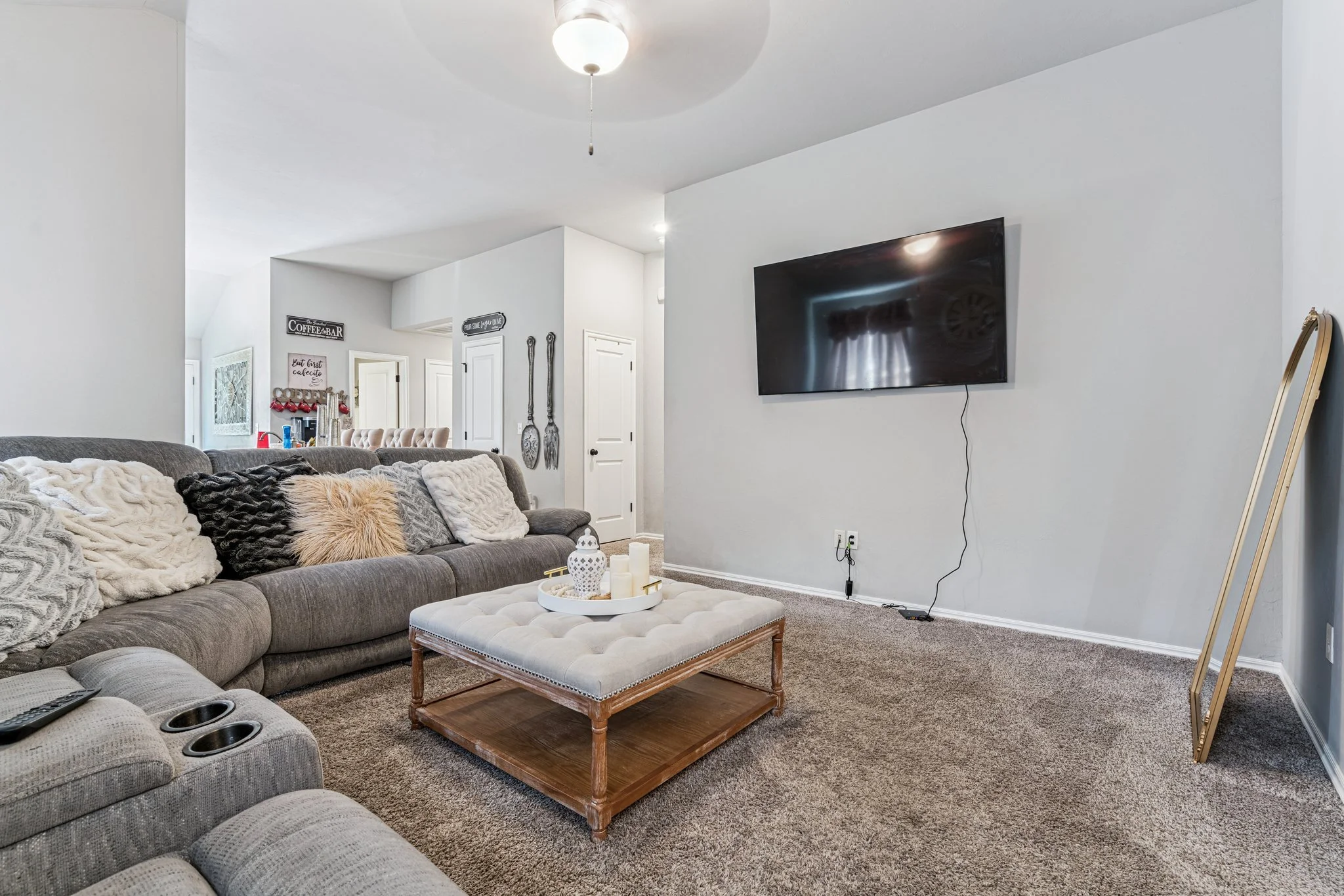 9-web-or-mls-4613 Crystal Clear Ln_009.jpg