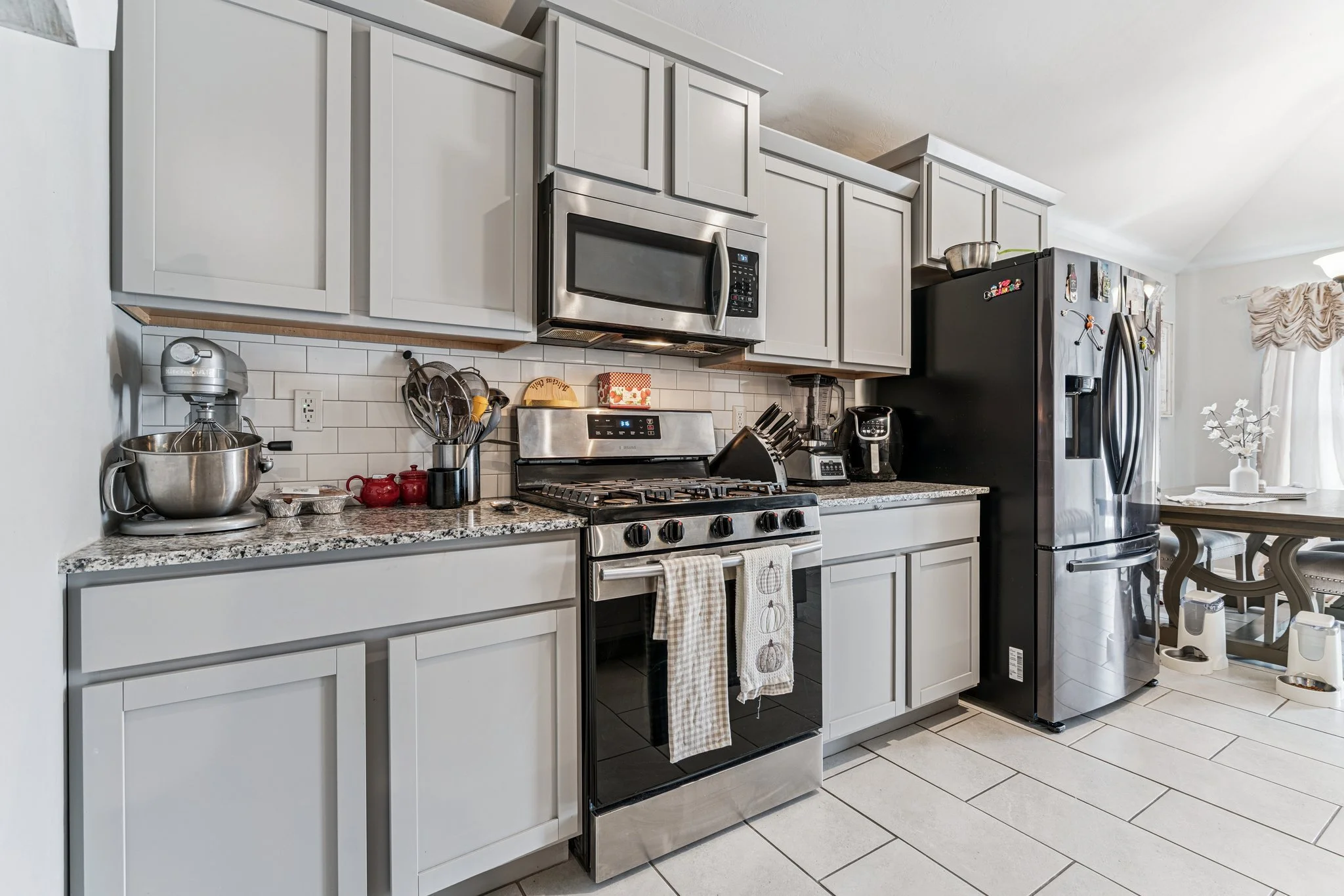 15-web-or-mls-4613 Crystal Clear Ln_015.jpg