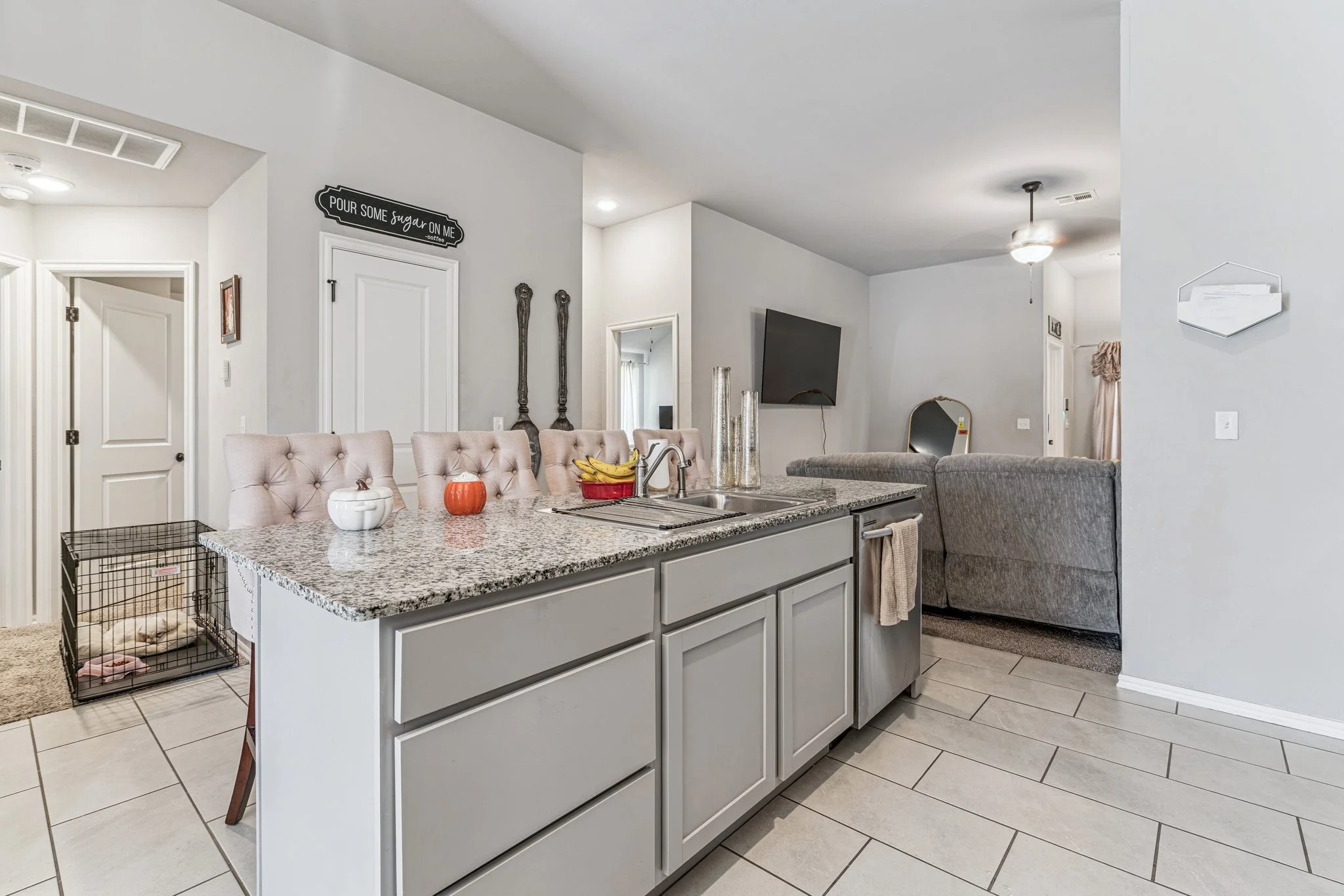 18-web-or-mls-4613 Crystal Clear Ln_018.jpg