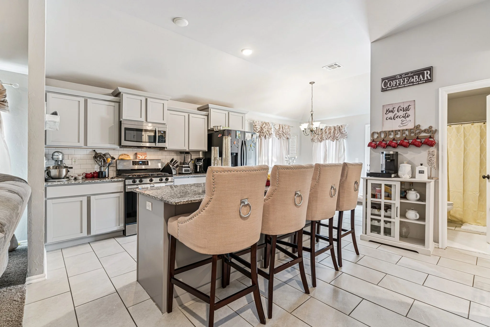 20-web-or-mls-4613 Crystal Clear Ln_020.jpg