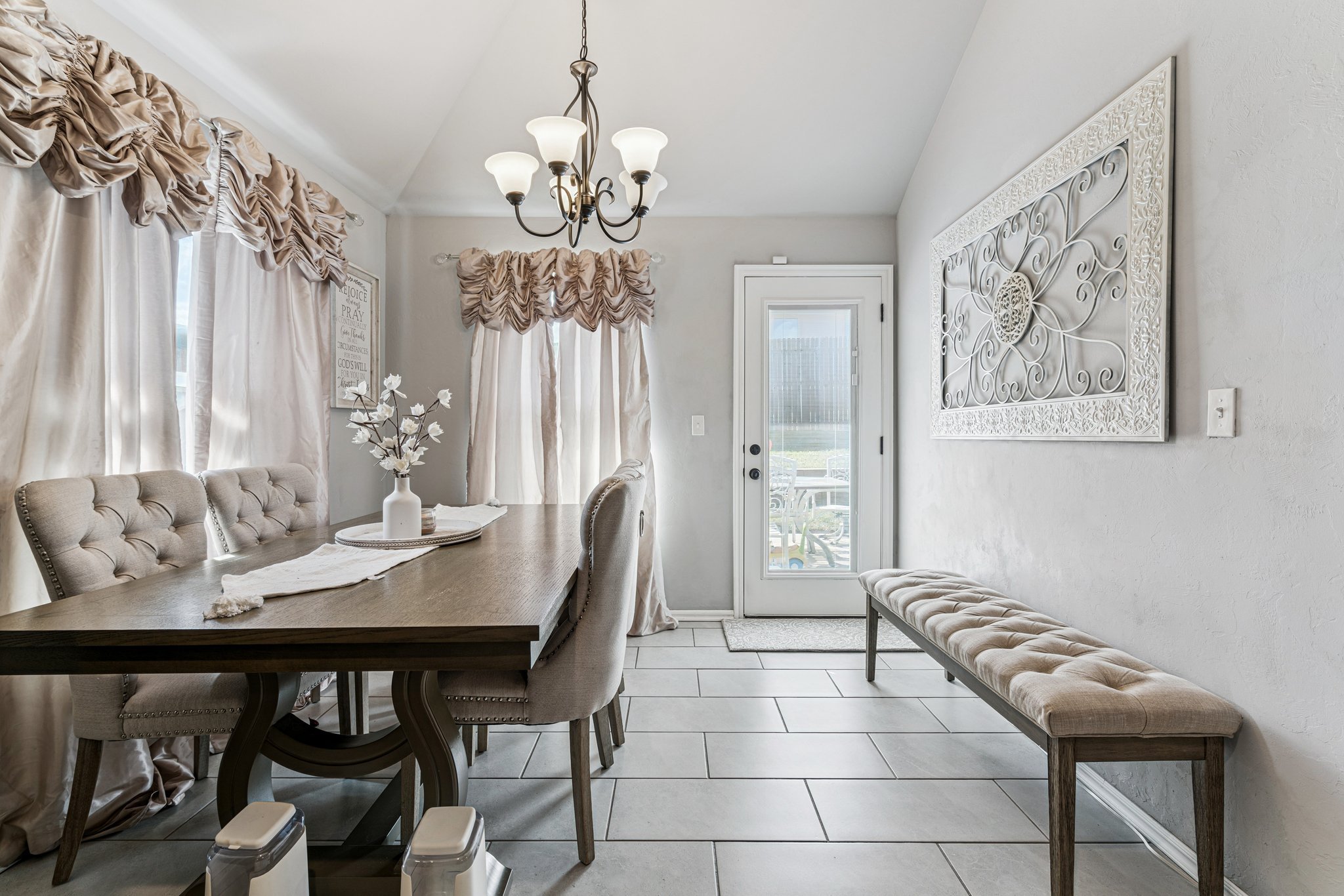 22-web-or-mls-4613 Crystal Clear Ln_022.jpg