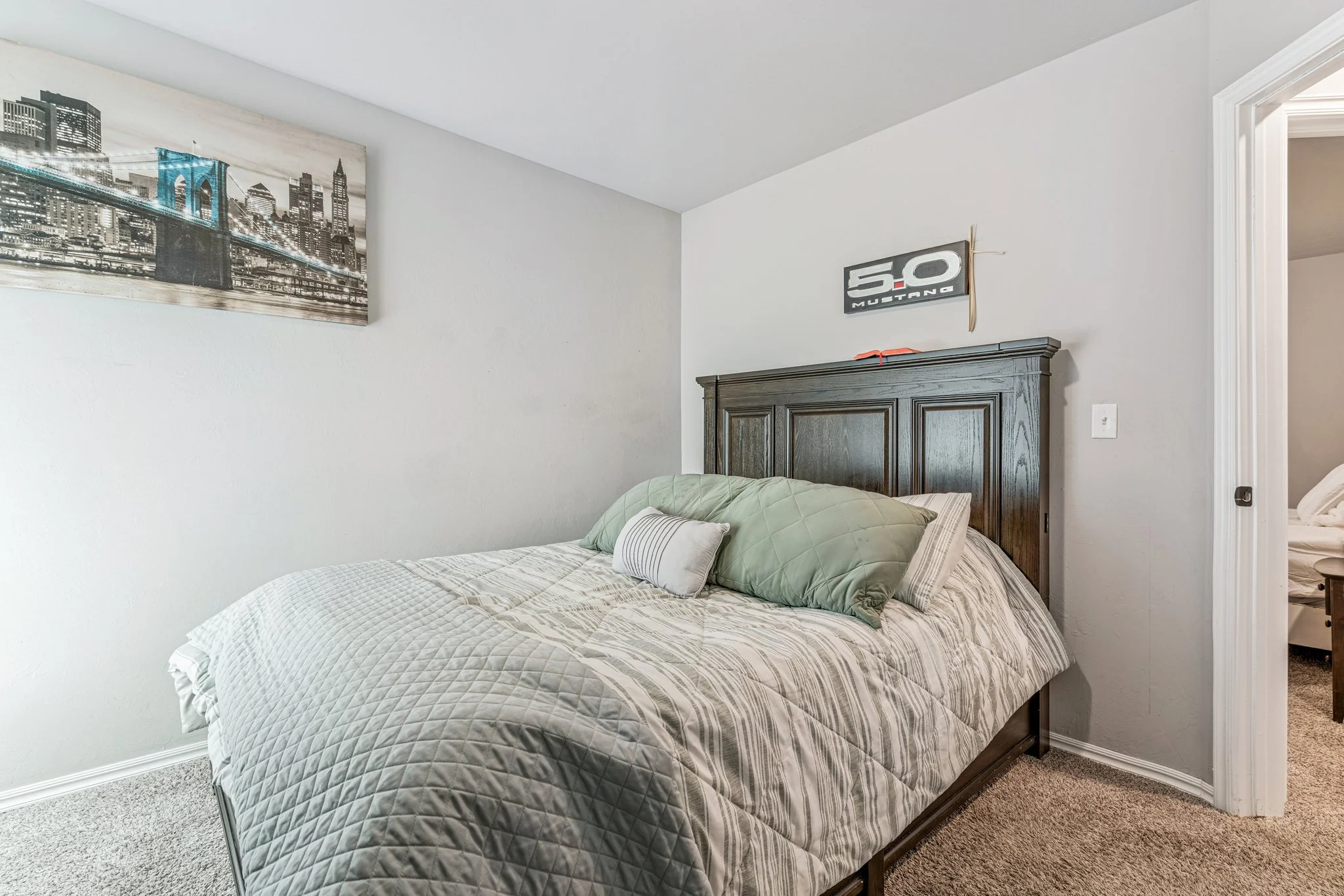 31-web-or-mls-4613 Crystal Clear Ln_031.jpg