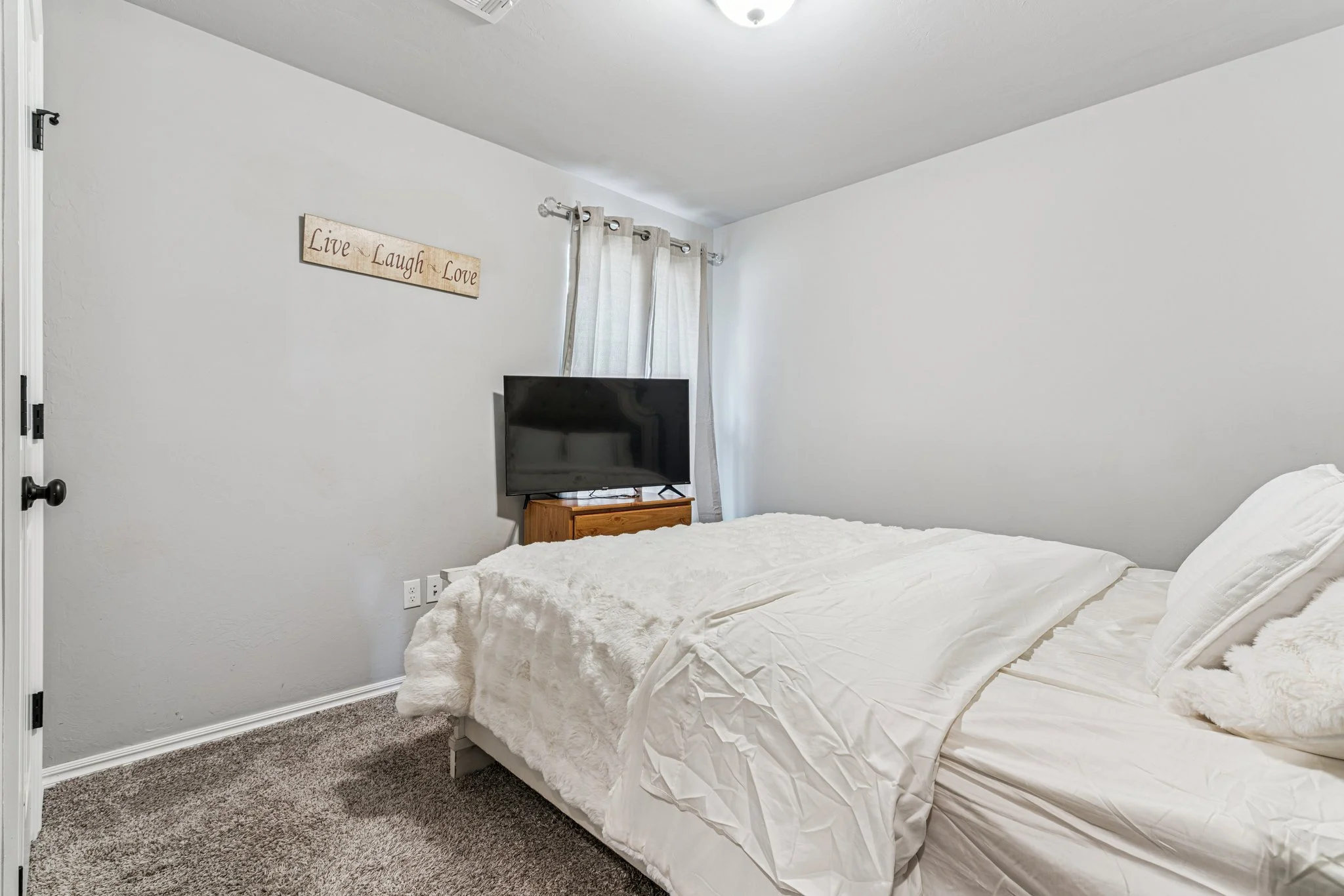 32-web-or-mls-4613 Crystal Clear Ln_032.jpg